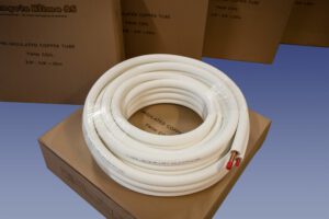 Isolerte kjølerør 1/4¨-1/2¨ med Hvit isolasjon 20m rull